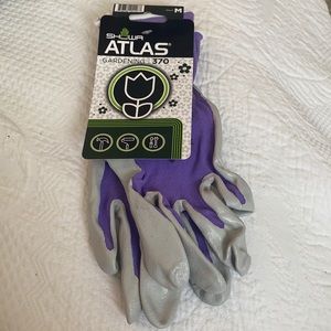Brand new gardening gloves